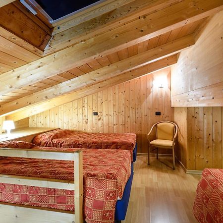Hotel Garni Le Corti Grosotto ภายนอก รูปภาพ