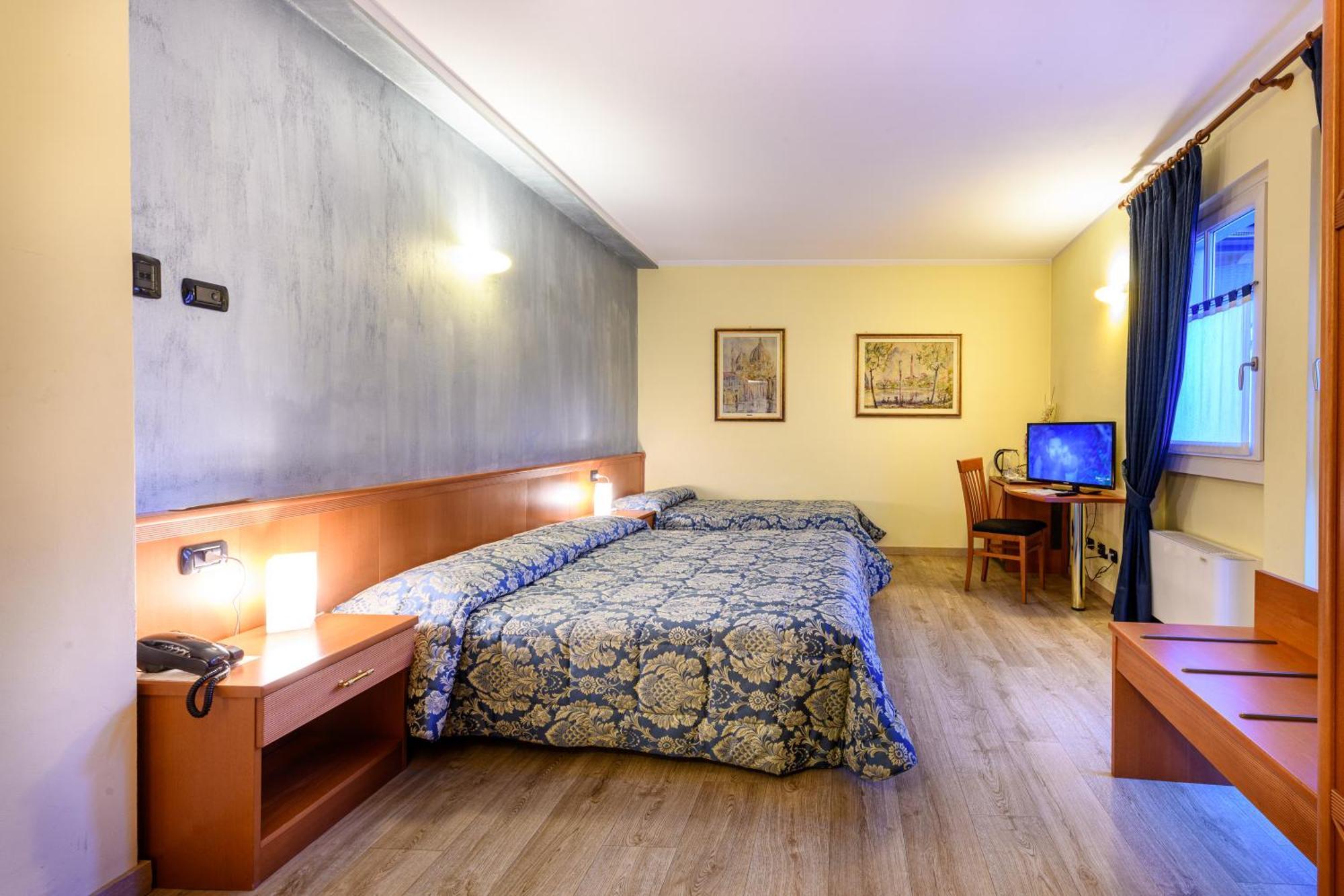 Hotel Garni Le Corti Grosotto ภายนอก รูปภาพ