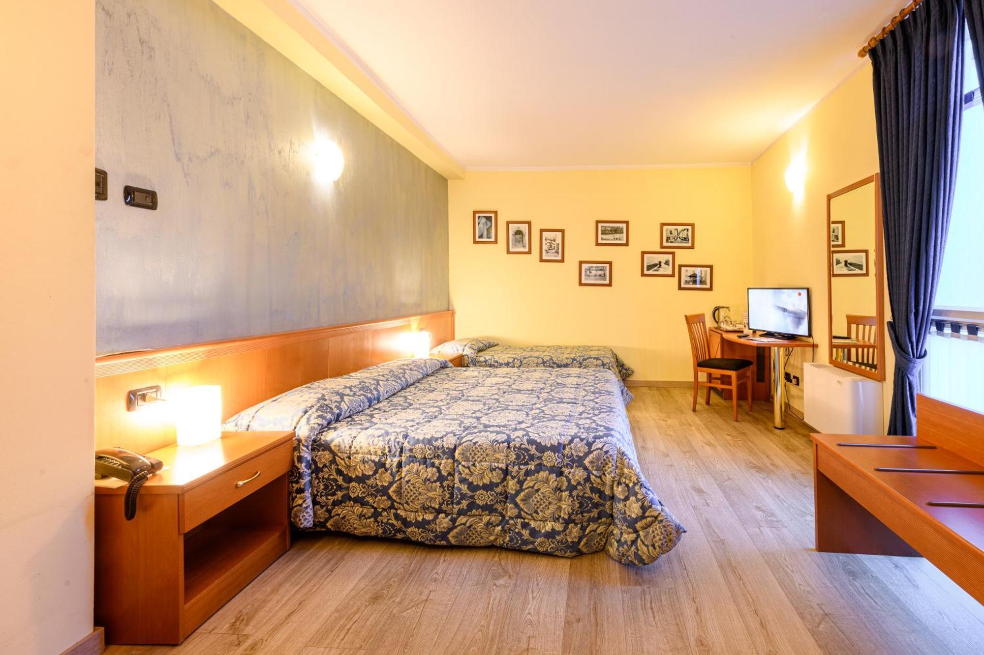 Hotel Garni Le Corti Grosotto ภายนอก รูปภาพ