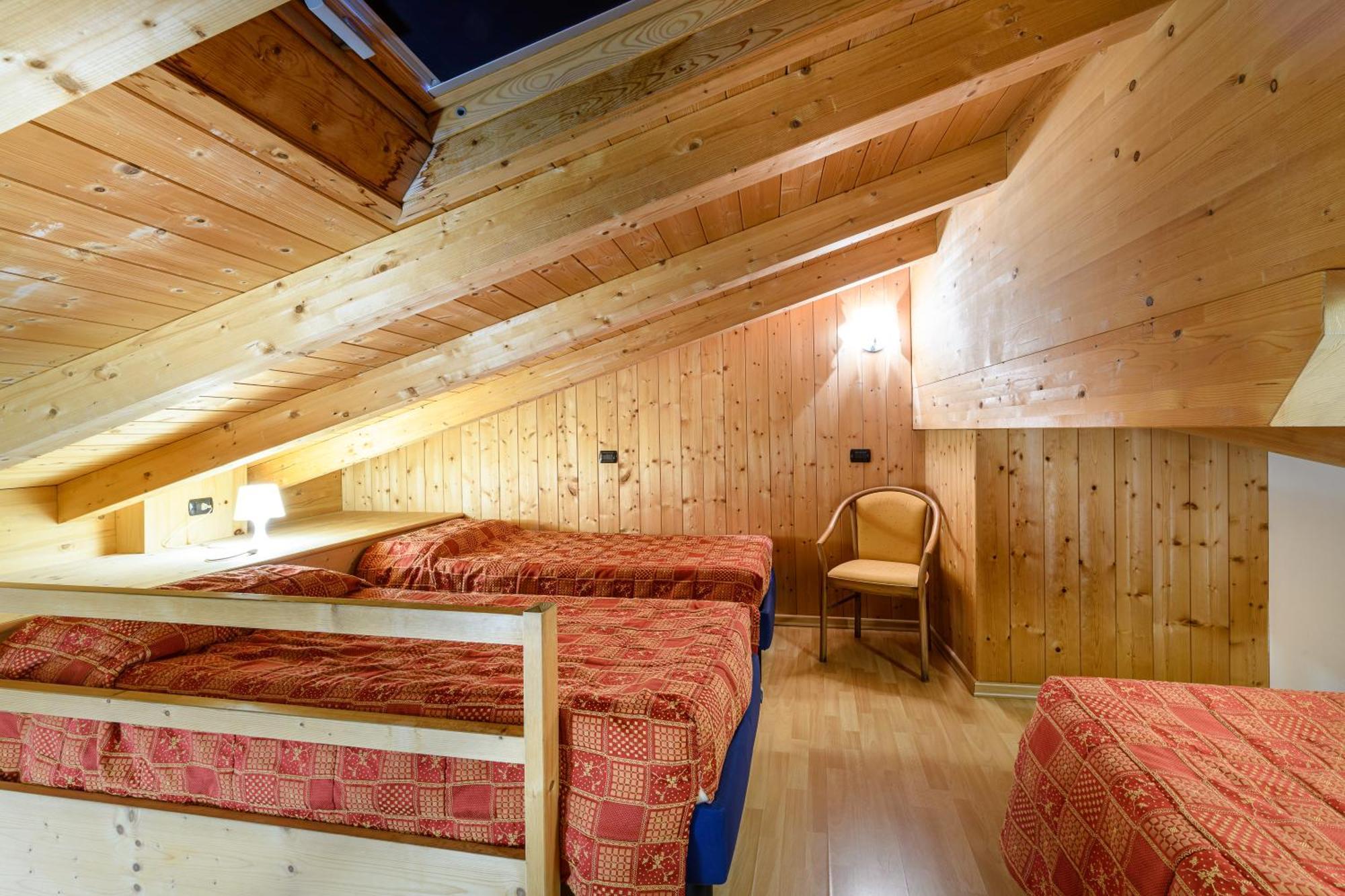 Hotel Garni Le Corti Grosotto ภายนอก รูปภาพ