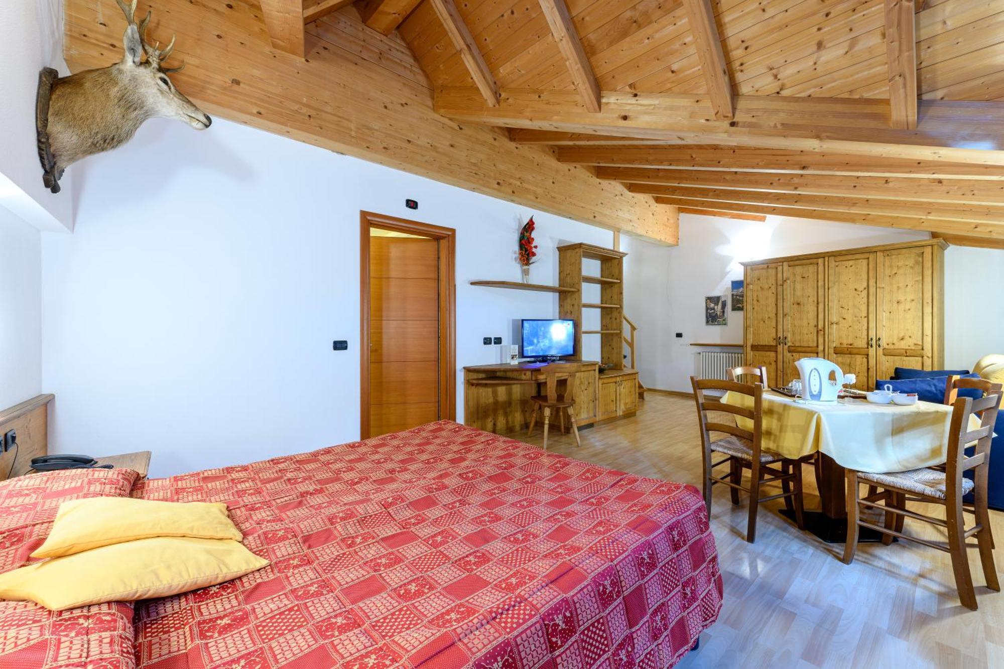 Hotel Garni Le Corti Grosotto ภายนอก รูปภาพ