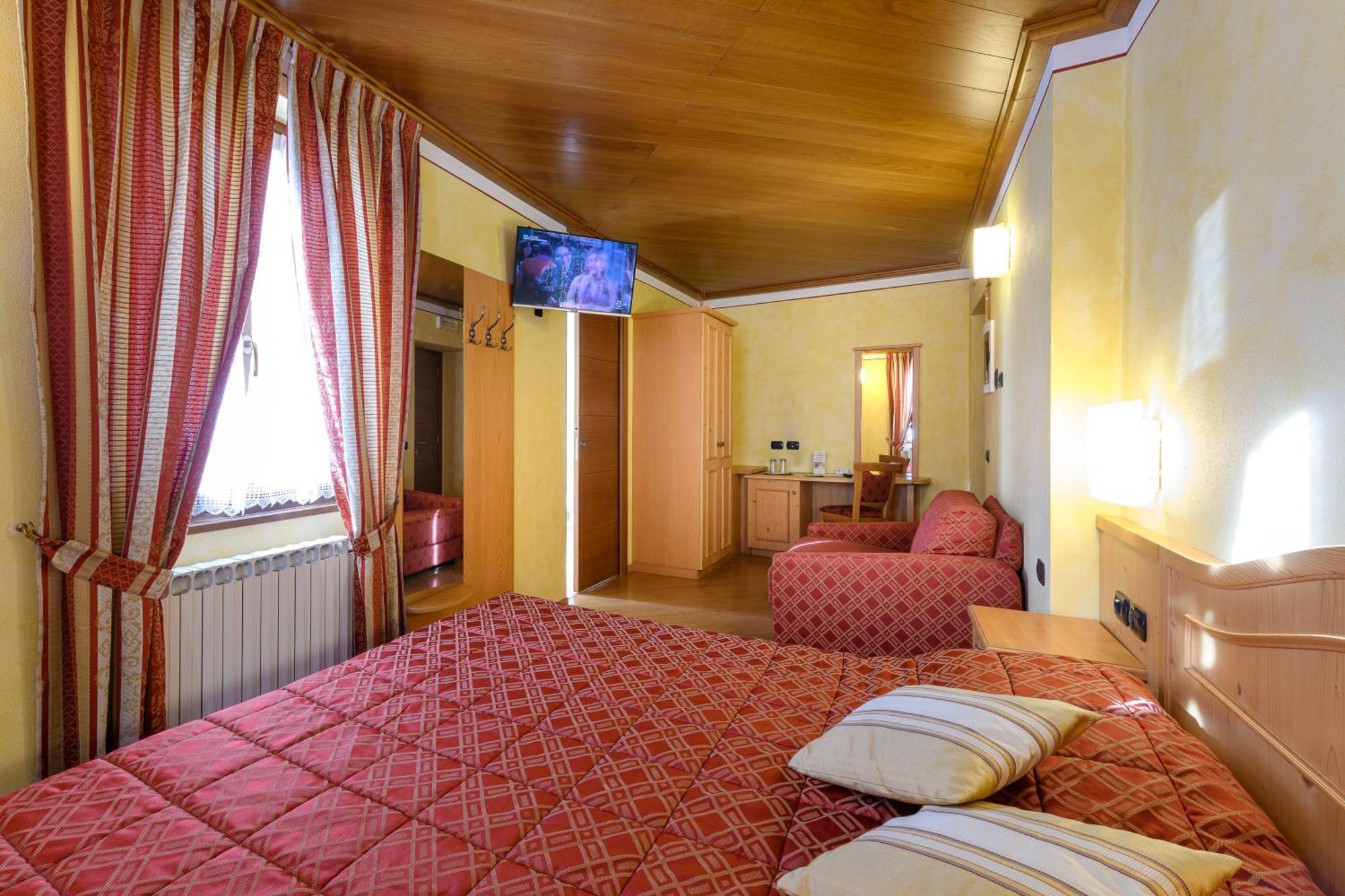Hotel Garni Le Corti Grosotto ภายนอก รูปภาพ