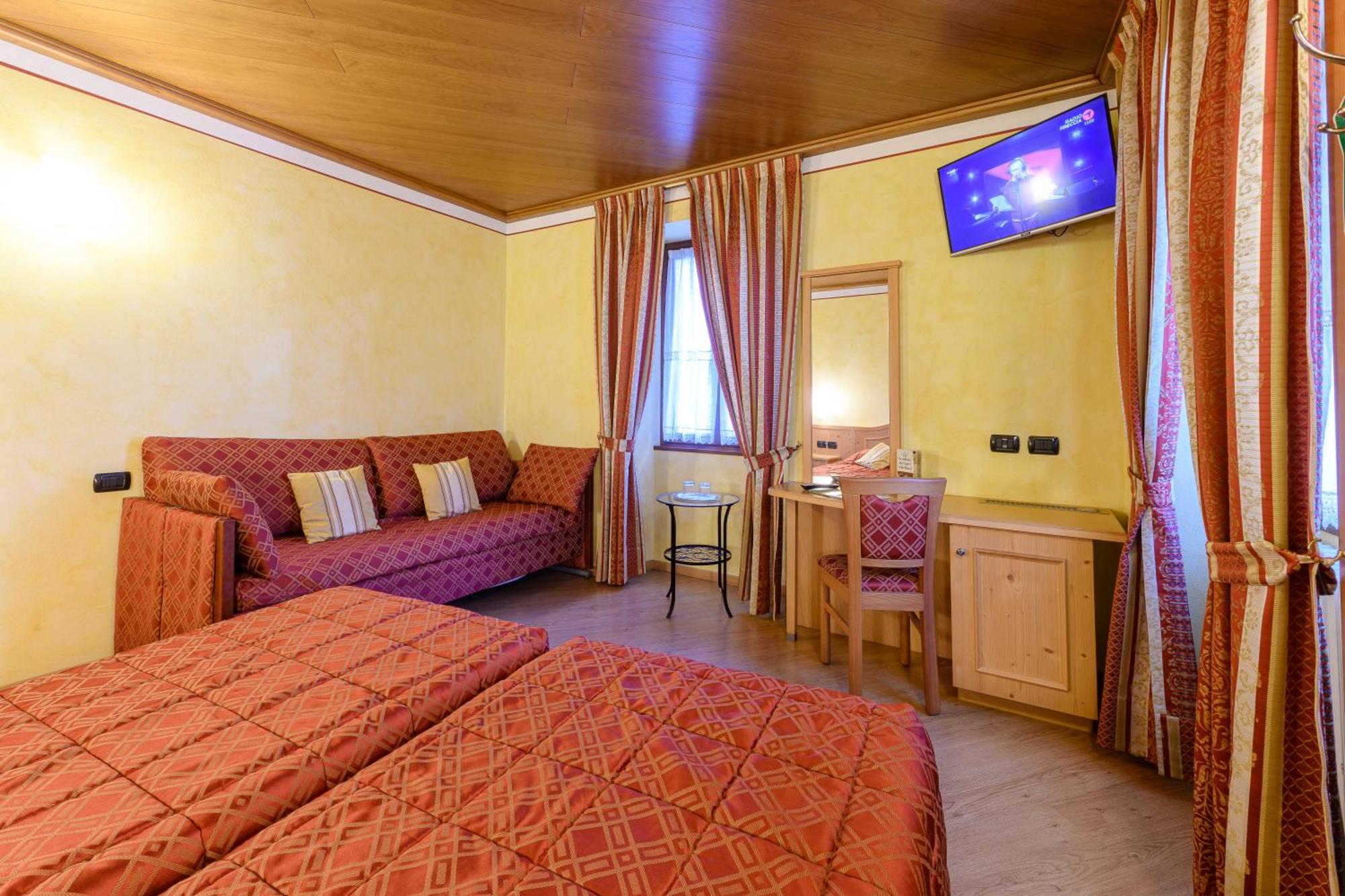 Hotel Garni Le Corti Grosotto ภายนอก รูปภาพ
