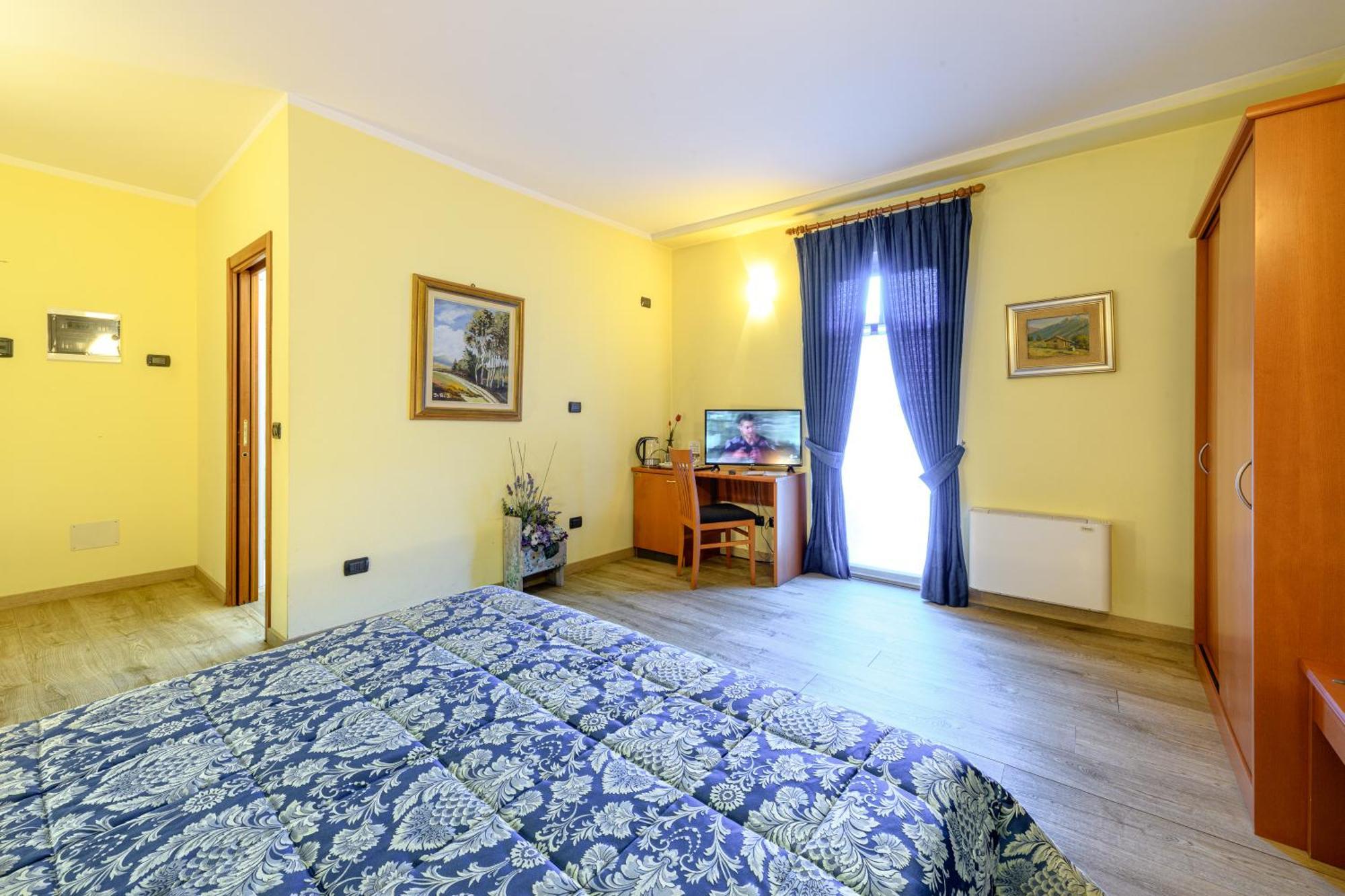 Hotel Garni Le Corti Grosotto ภายนอก รูปภาพ