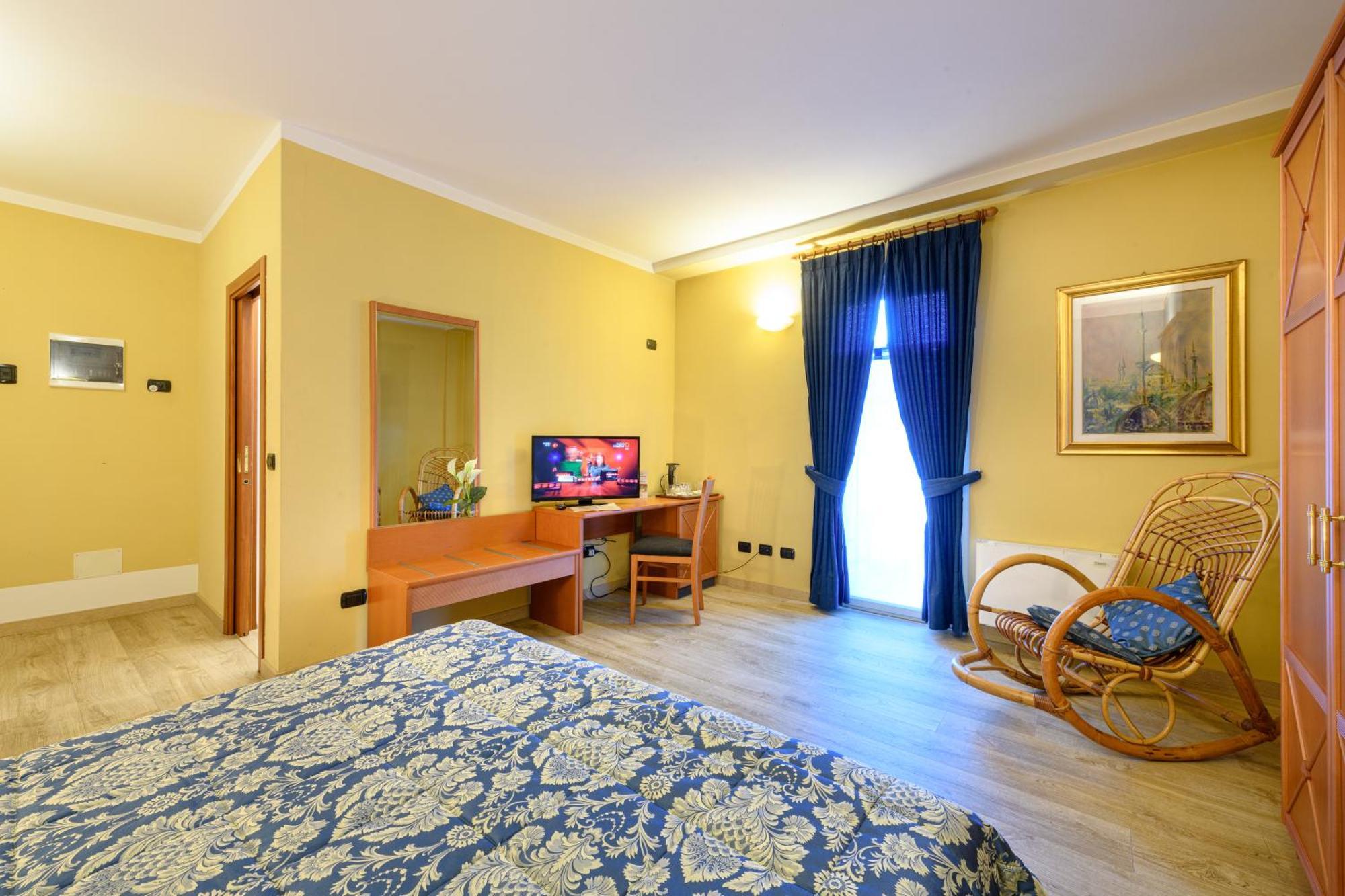 Hotel Garni Le Corti Grosotto ภายนอก รูปภาพ