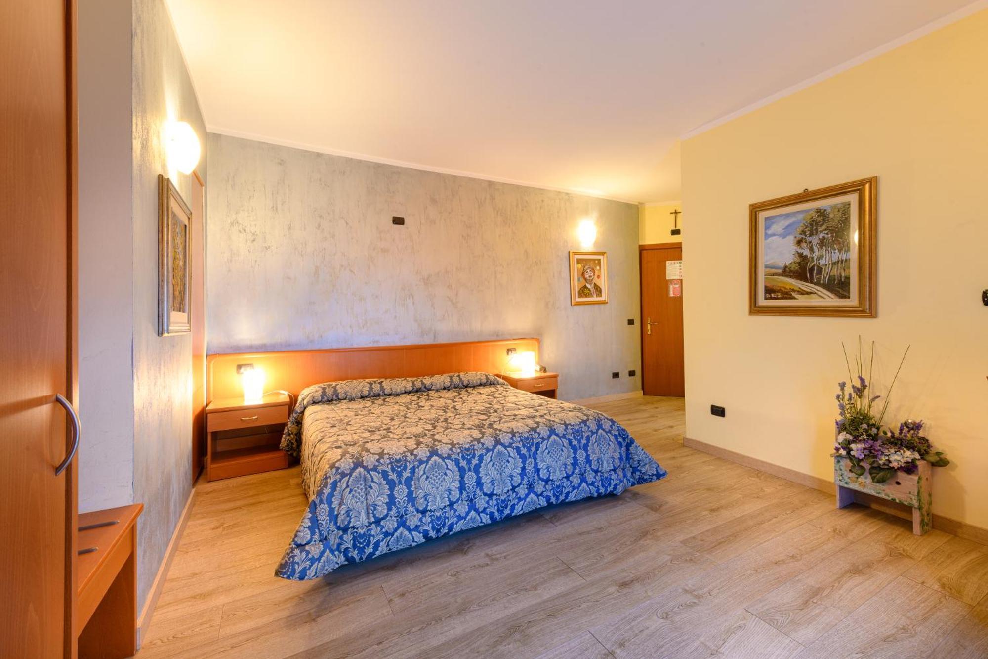Hotel Garni Le Corti Grosotto ภายนอก รูปภาพ