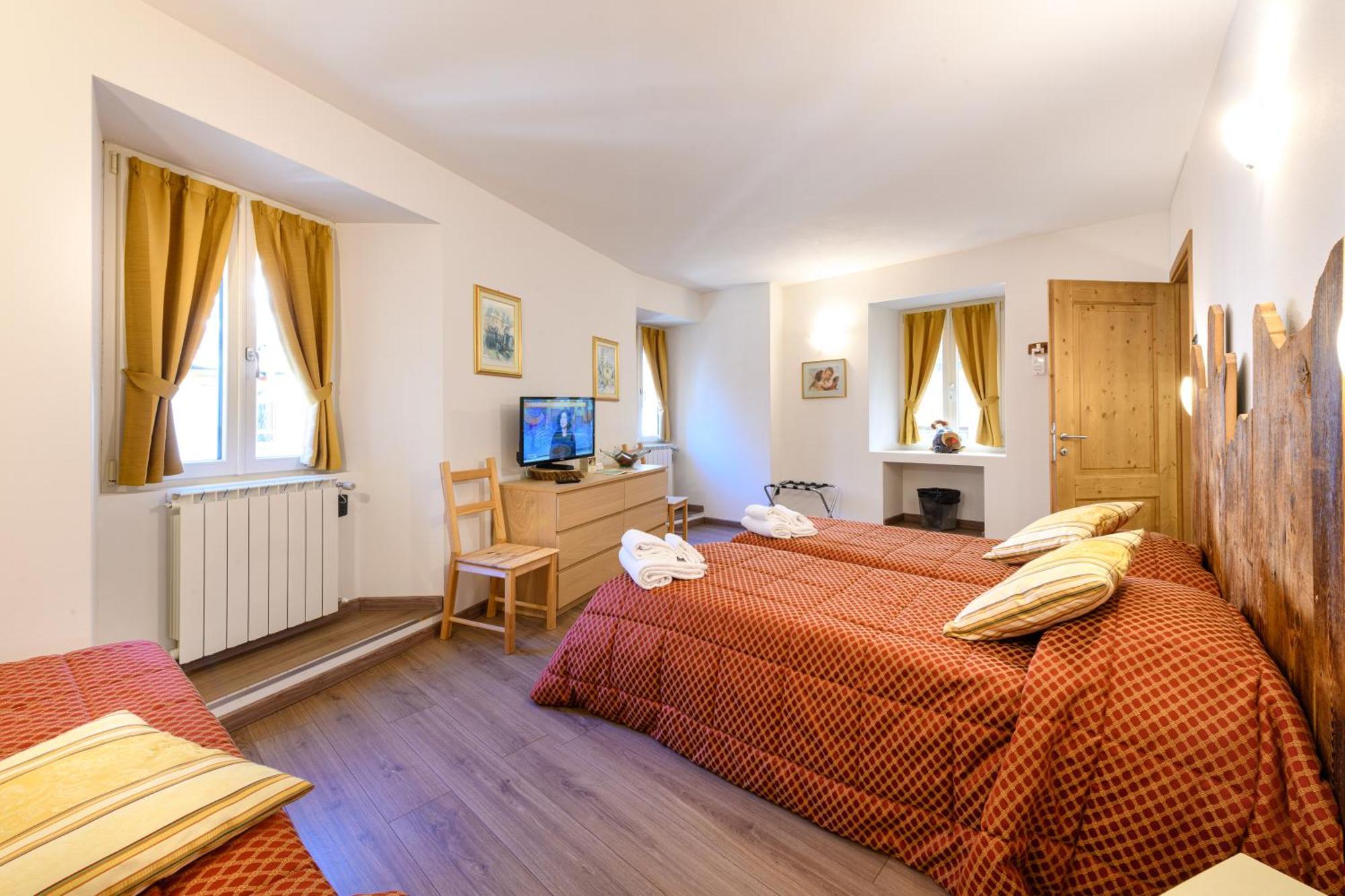 Hotel Garni Le Corti Grosotto ภายนอก รูปภาพ